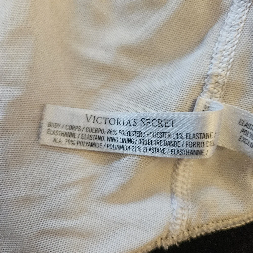 Victoria's Secret 'The Player' Sports Bra - Size Small 💪 - Picture 5 of 6